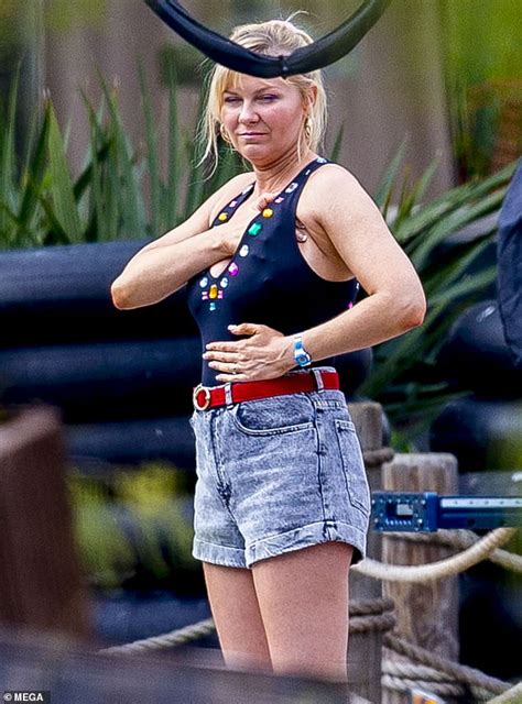 Kirsten Dunst showing tits